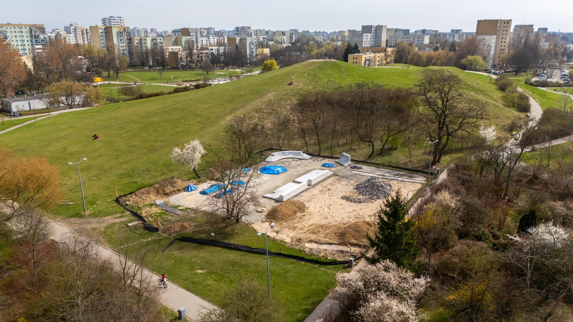 Budowa skateparku do jazdy na deskorolce, park im. Romana Kozłowskiego