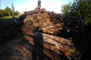 Kradł podkłady kolejowe. Wpadł na gorącym uczynku