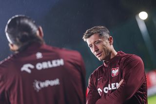 Robert Lewandowski i inni kadrowicze na treningu reprezentacji Polski