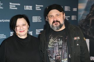 Arkadiusz Jakubik zabrał żonę na premierę filmu! Tak wygląda żona aktora! [GALERIA]