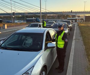 Policjanci z Torunia przeprowadzili akcję pt. Trzeźwy poranek. Korki w mieście