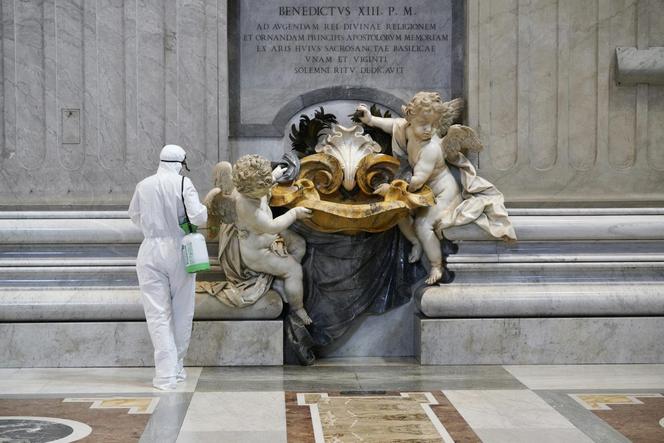 Watykan się otwiera. Wierni odwiedzą grób Jana Pawła II?