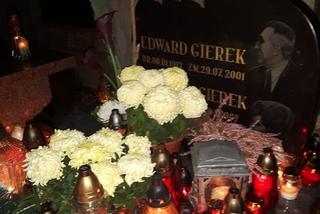 Rozświetlony grób Edwarda Gierka 