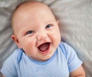 2-miesięczne dziecko - rozwój, zdrowie, żywienie w 2 miesiącu życia niemowlaka