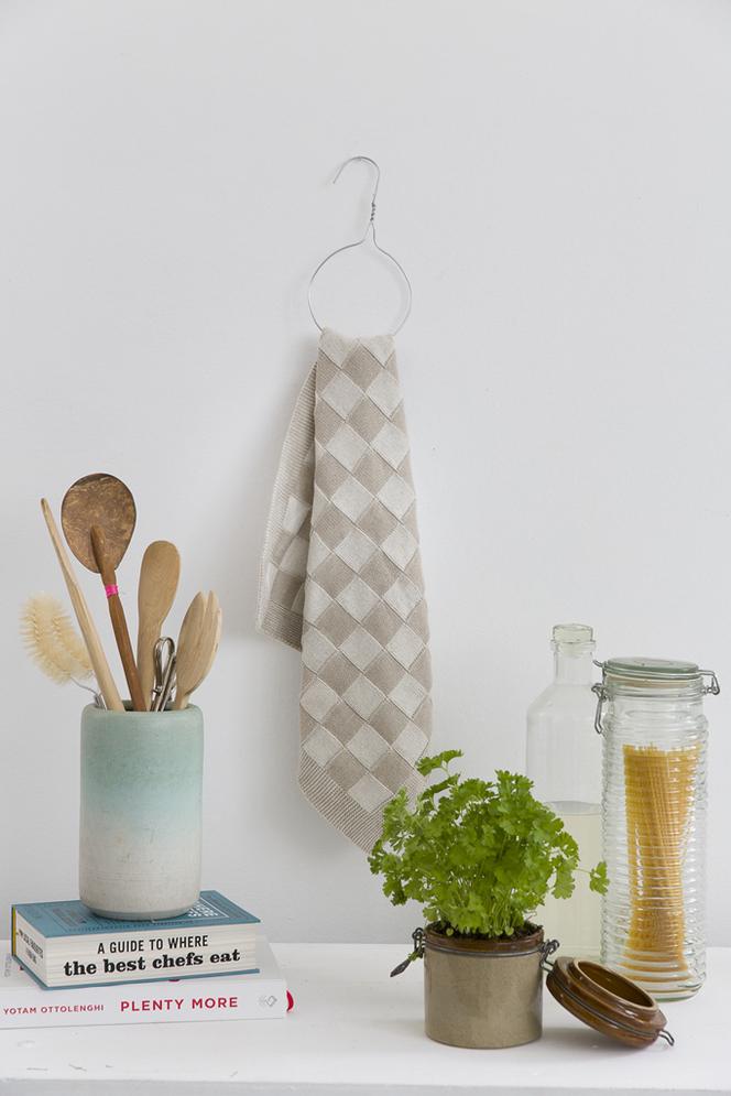 DIY: wieszak na ręcznik do rąk i szale