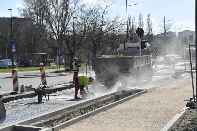 Ostatnie asfaltowanie Sokratesa. Otwarcie po majówce