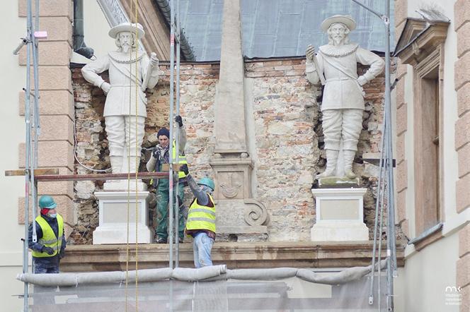Barokowa perła architektury pięknieje. Trwa remont w kieleckim pałacu