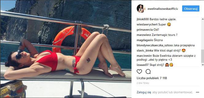 Ewelina Lisowska pływa w basenie