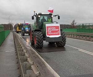 Trwa protest rolników w woj. lubelskim. Blokady są w wielu miejscach w regionie [DUŻO ZDJĘĆ]