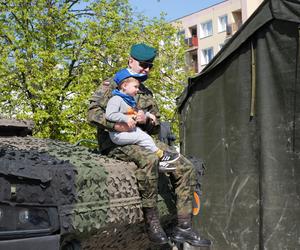 Ponad stu żołnierzy na Placu Solidarności w Olsztynie. Złożyli uroczystą przysięgę [ZDJĘCIA]