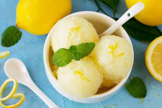 Biorę 4 cytryny i te 2 produkty. W 15 minut robię pyszny i orzeźwiający sorbet