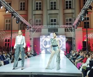 RADOM FASHION SHOW