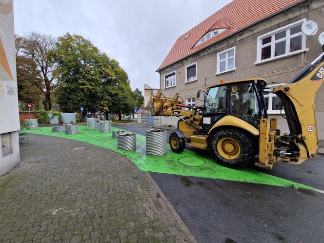 Zrywają asfalt na Wałowej