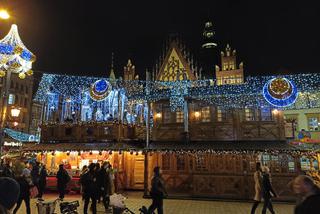 Jarmark Bożonarodzeniowy we Wrocławiu po zmroku. Robi wrażenie! [ZDJĘCIA]