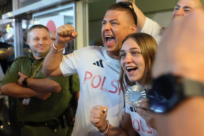 Kibice powitali polskich medalistów na lotnisku 