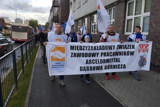 Hutnicy i koksownicy wyszli na ulice w Dąbrowie Górniczej. Apel do rządu o ratunek dla branży i tysięcy miejsc pracy