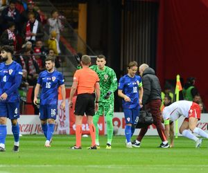 Zatrzymały nam się serca po faulu na Lewandowskim! Livaković mógł zakończyć karierę kapitana Polaków, brutalne wejście w kolano