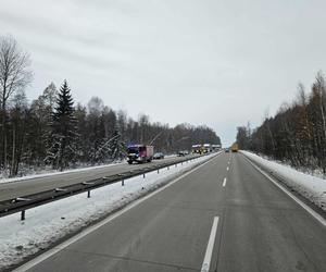 Dwie osobówki zderzyły się na autostradzie A4. Droga w kierunku Wrocławia zablokowana