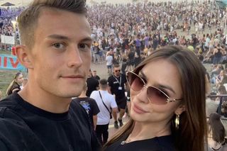 Bartłomiej Wdowik z dziewczyną 