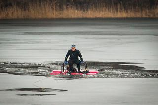 Zginęli pod lodem o świcie
