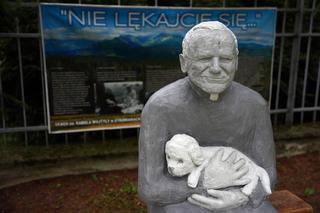 Proboszcz chce usunąć papieża