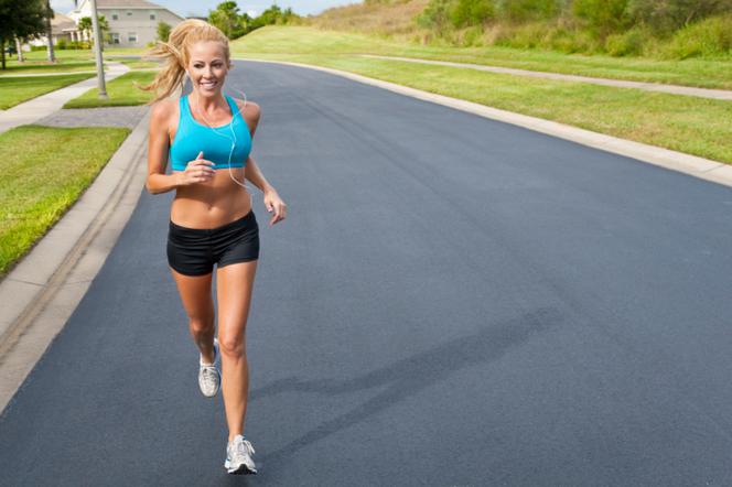 Jak biegać, żeby schudnąć? Ile kilogramów można schudnąć, biegając?