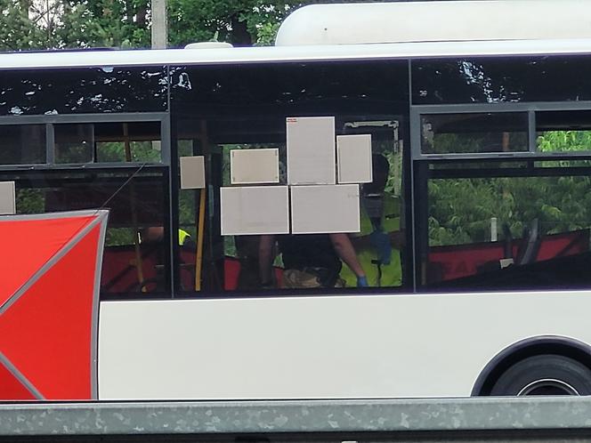 Tragiczny wypadek w Ząbkach. Autobus miejski zderzył się z ciężarówką