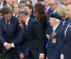 81. rocznica Powstania Warszawskiego. Uroczysta msza święta na pl. Krasińskich