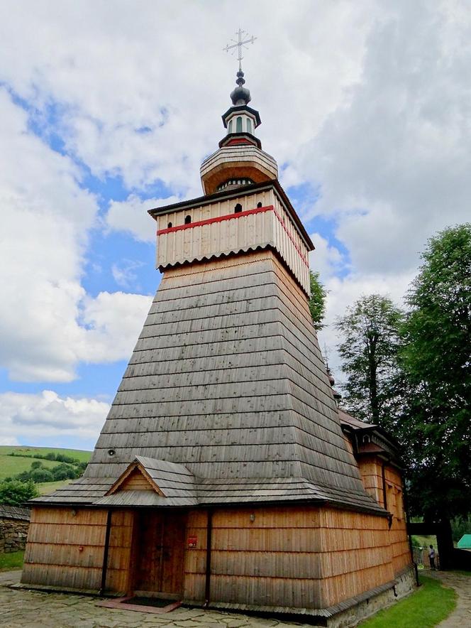 To wyjątkowa wieś na mapie Małopolski. Znajduje się w niej najpiękniejsza cerkiew w regionie