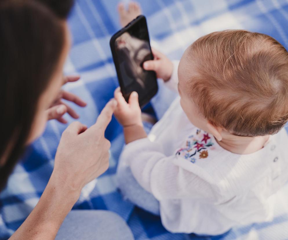 Nie możesz oderwać się od smartfona? Winę za to ponosi teoria Dorito