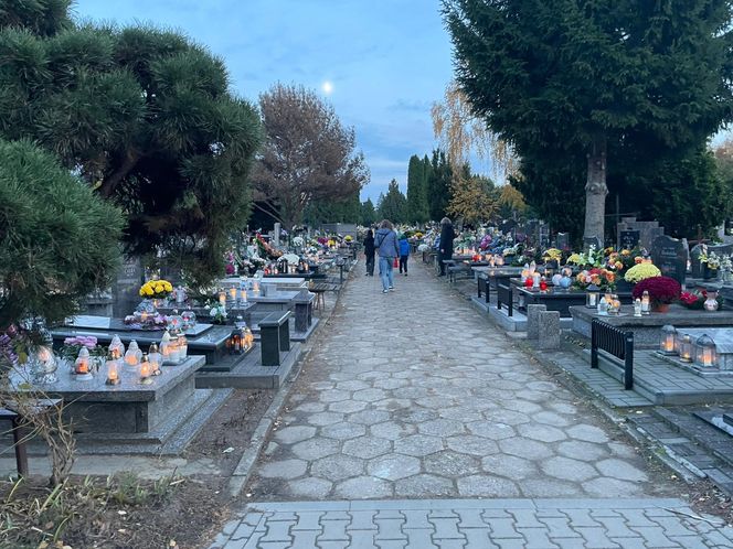 Cmentarz w Łodzi - 1 listopada