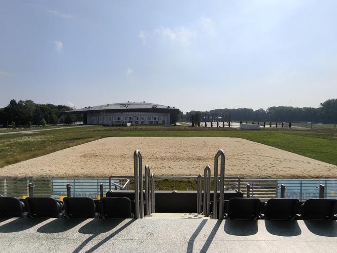 Podpisanie umowy na rozbudowę stadionu piłkarskiego w Mościcach