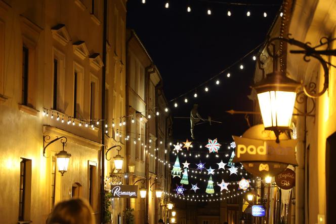 Drugi dzień świąt w centrum Lublina. Deszczowa pogoda nie odstraszyła spacerowiczów!