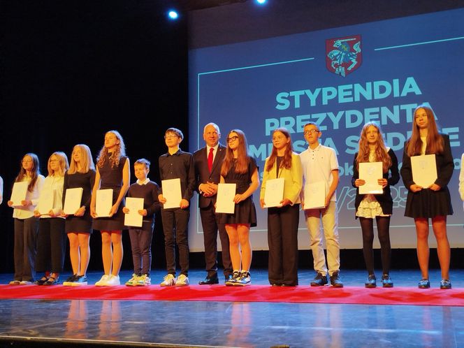 Blisko 700 najzdolniejszych siedleckich uczniów z nagrodami za dokonania w nauce!