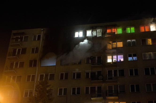 Dramatyczna akcja strażaków w 11-piętrowym wieżowcu na ul. Gagarina