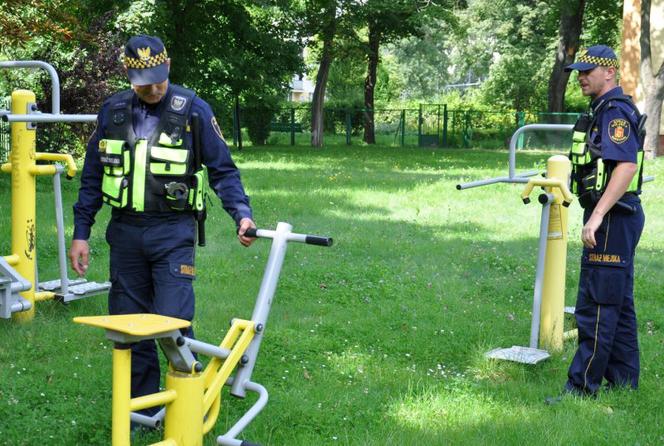 Trwają kontrole strażników miejskich przy warszawskich szkołach