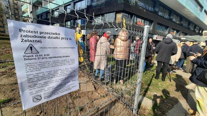 Protest przeciwko patodeweloperce w Warszawie