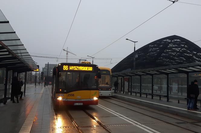 przystanek przesiadkowy przy Fabrycznym