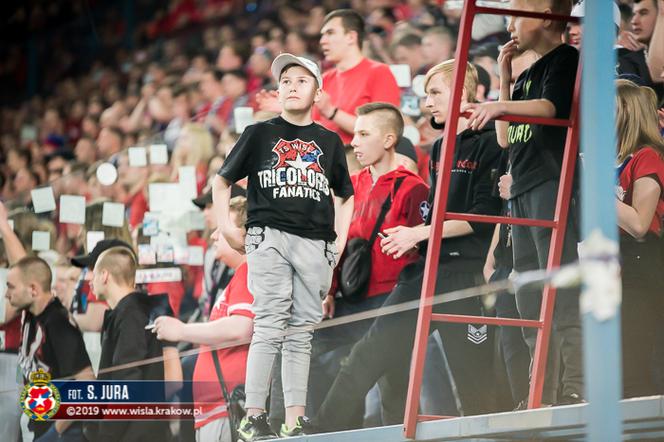 Tak bawili się kibice Wisły Kraków na Derbach Krakowa!