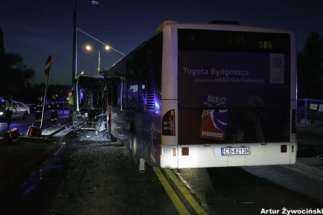 Czołówka dwóch autobusów! Są ranni