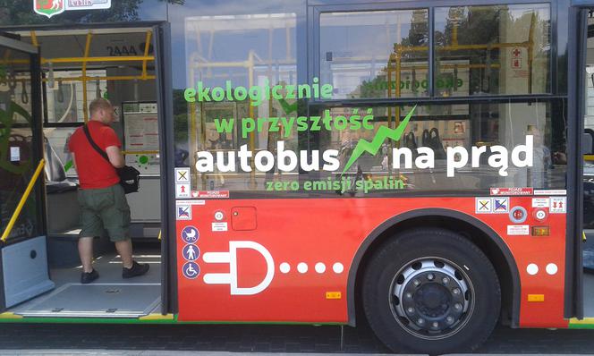 EKO autobus na lubelskich ulicach przyciąga wzrok mieszkańców