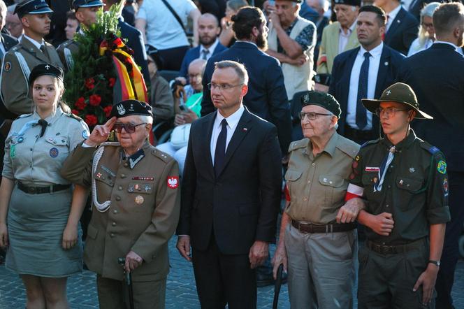 Uroczysta polowa msza święta i Apel Pamięci na pl. Krasińskich