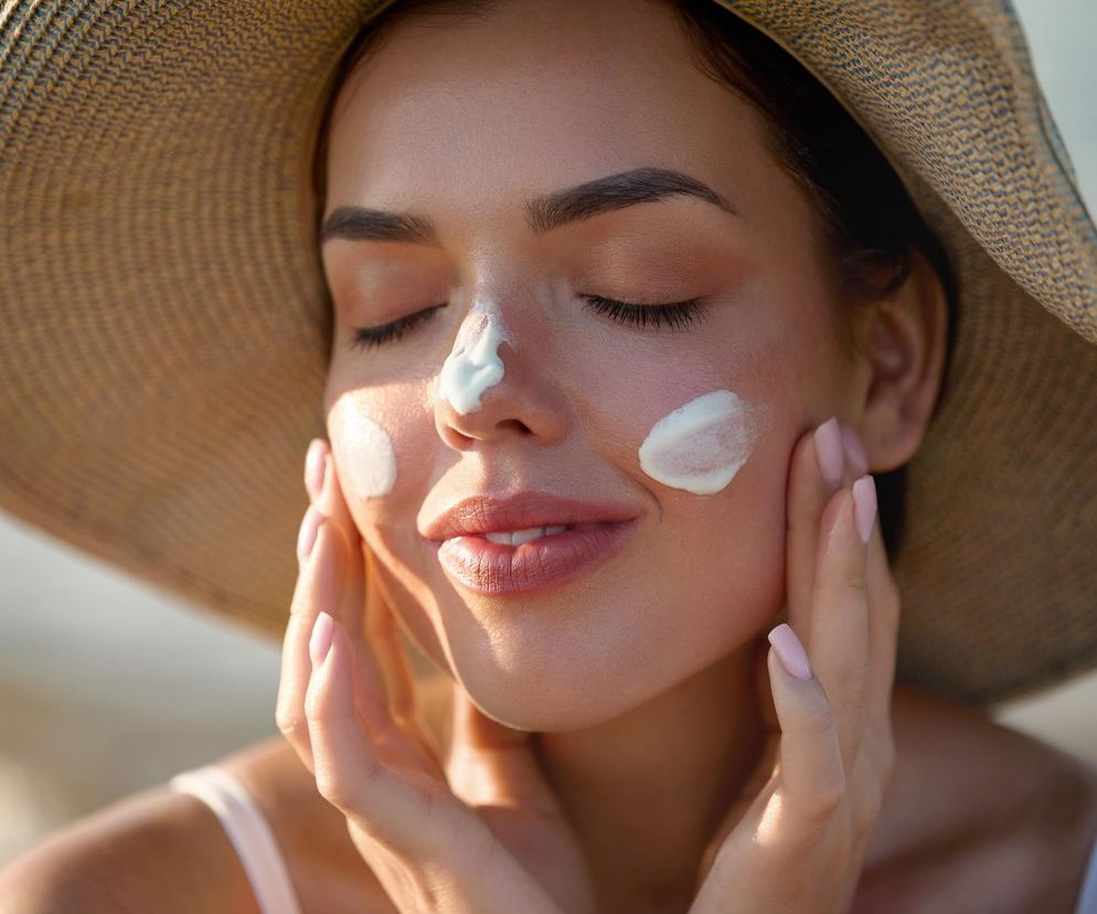 Jestem dermatologiem i powiem ci, ile kremu z filtrem potrzebujesz w czasie upałów