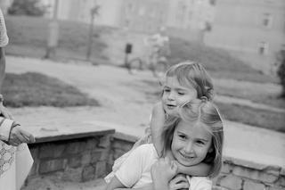 Dzieci w warszawskiej piaskownicy (1979 r.)
