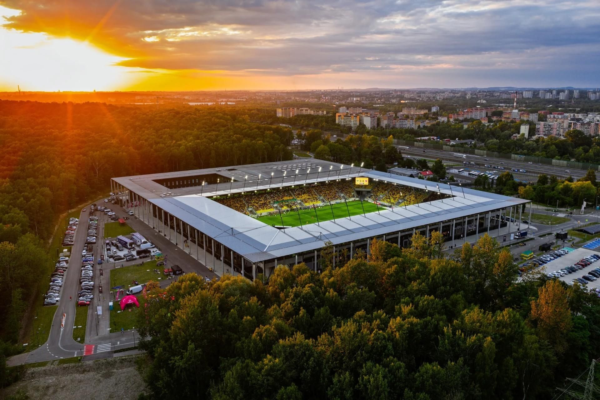 Arena Katowice to kompleks obiektów sportowych i hotelowo gastronomicznych