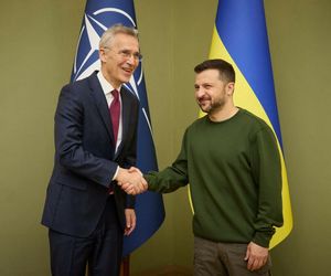 Tak Zełenski prezentuje się na salonach. Wszystkie stroje prezydenta Ukrainy