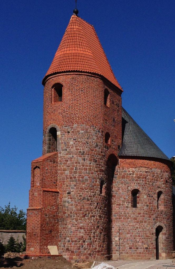 Zabytkowy kościół romański w Strzelnie