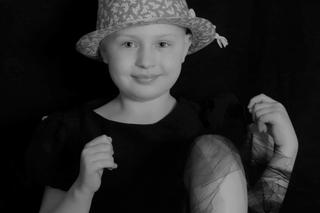 Ewunia biega po niebiańskich obłokach. Dziewczynka przegrała trzecie starcie z nowotworem. Wygrała niebo