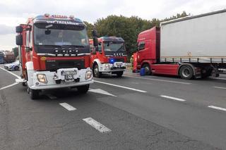 Śmiertelny wypadek na DK nr 92 w Kole! Kobieta zginęła w zderzeniu trzech pojazdów [ZDJĘCIA].