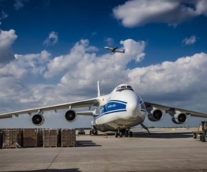 Rosyjski AN-124-100 firmy Volga-Dnepr